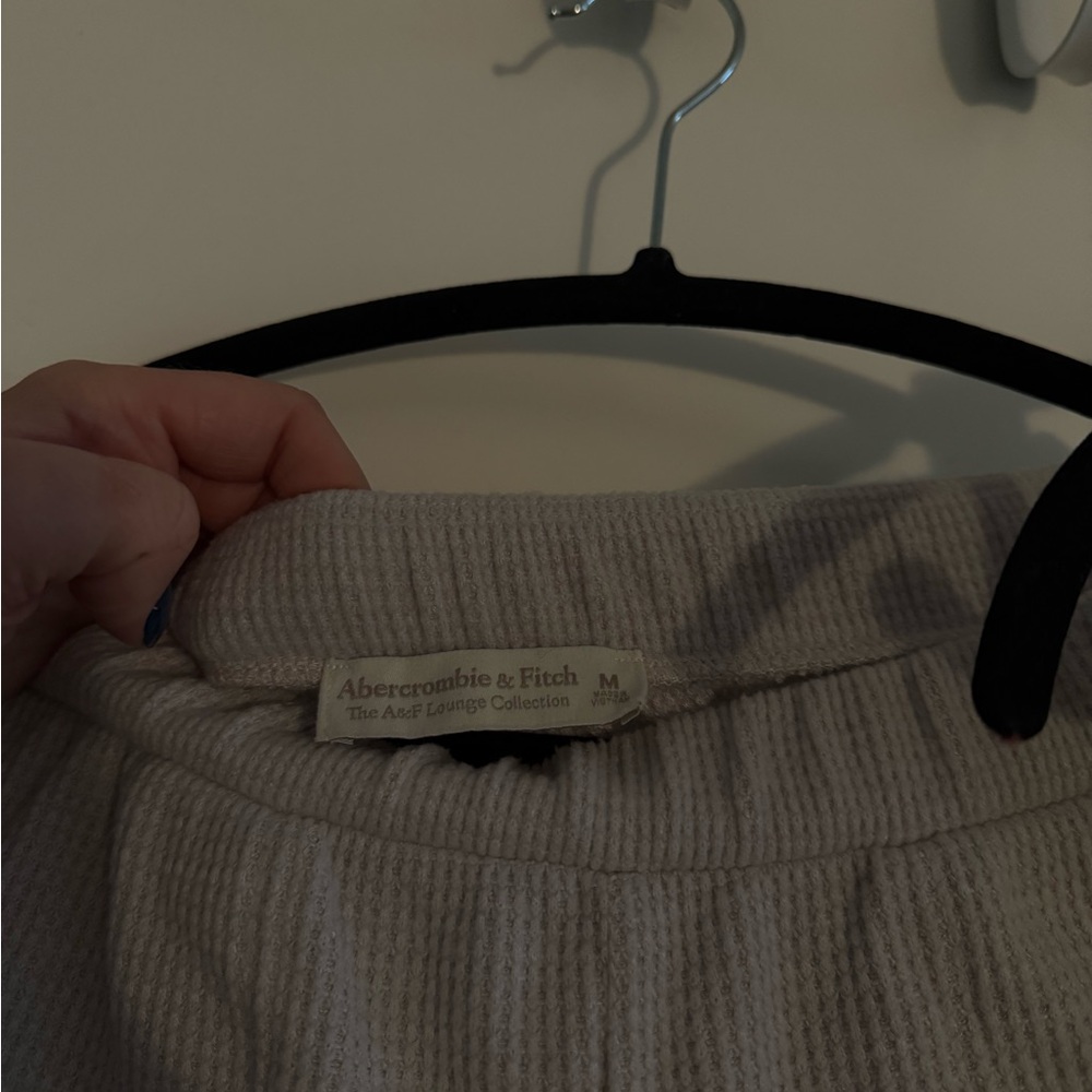 Abercrombie & Fitch Light Gray Jogger Set - Picture 5 of 11